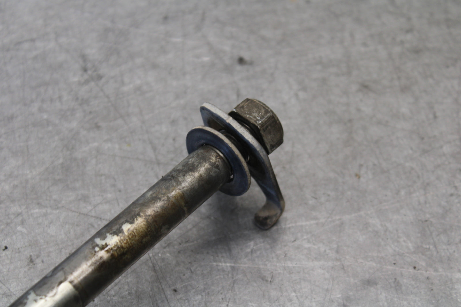 09-15 YAMAHA FZ6R REAR AXLE BACK WHEEL RIM PIVOT BOLT AXEL BB686