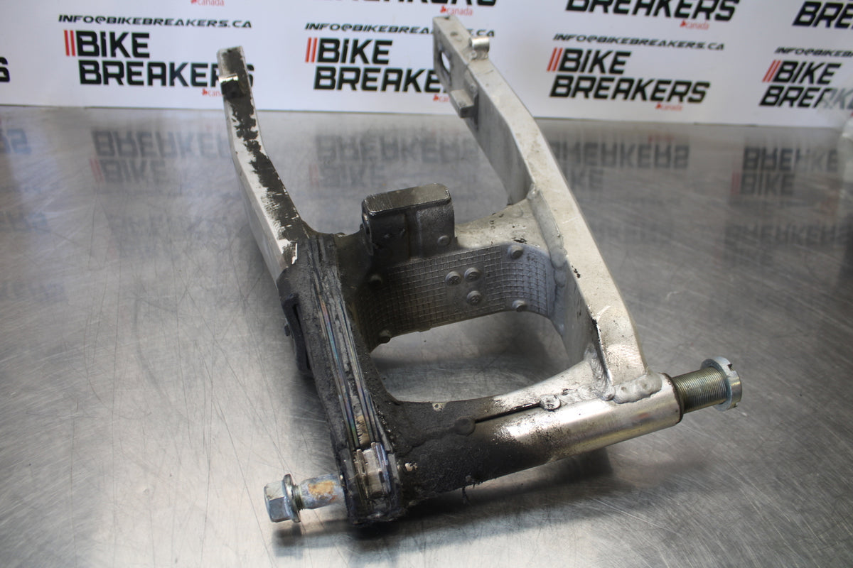 03 SUZUKI SV650S REAR SWINGARM BACK SUSPENSION SWING ARM BB167