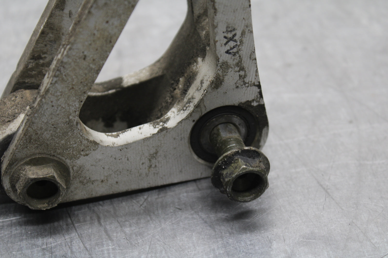 00-01 YAMAHA YZF R1 REAR DOGBONE SHOCK LINKAGE LINK BB755