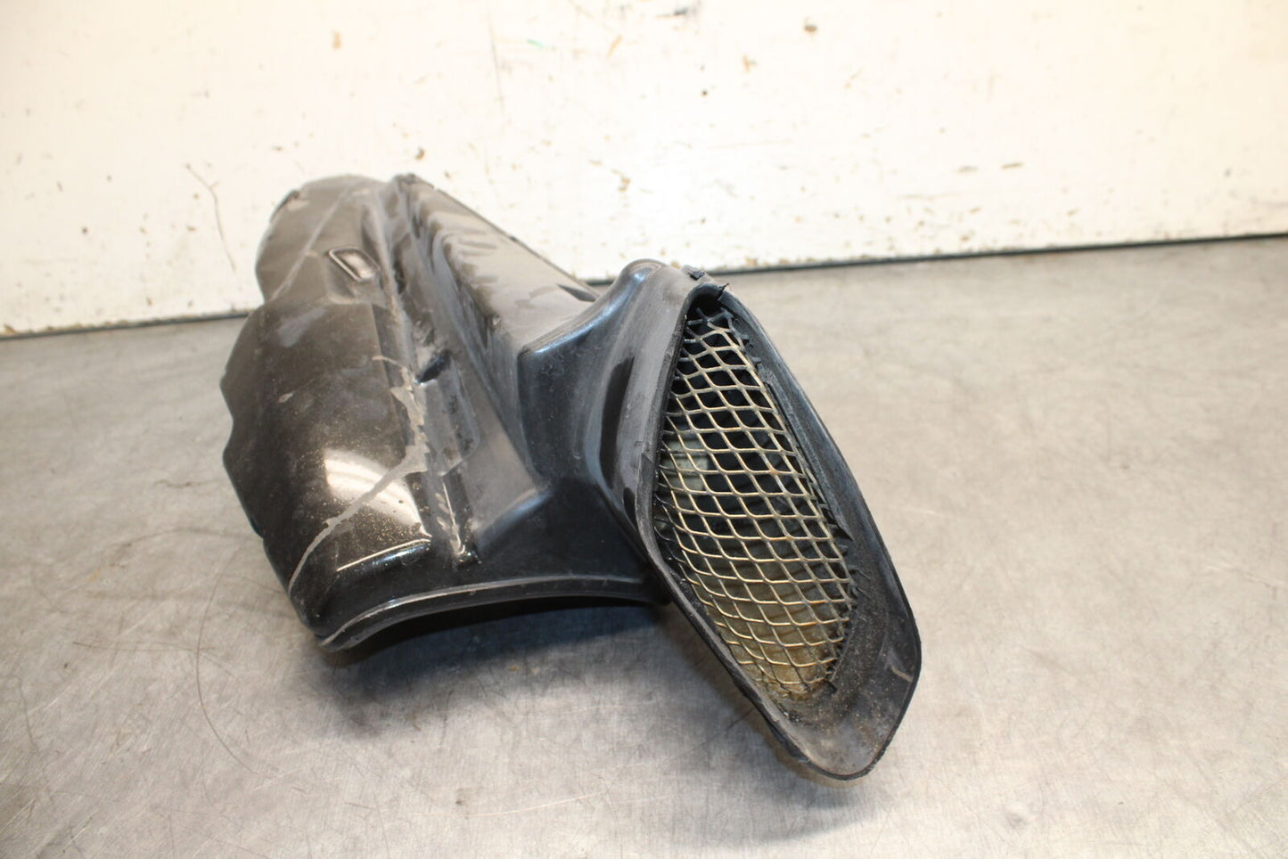 06-07 SUZUKI GSXR 600 RIGHT RAM AIR INTAKE DUCT TUBE BB737