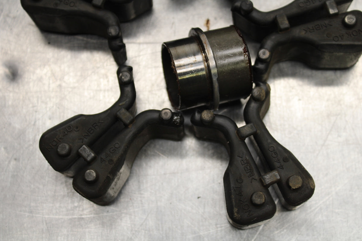 09 SUZUKI GSXR600 REAR HUB & SHOCK DAMPERS CUSH ABSORBERS BB759