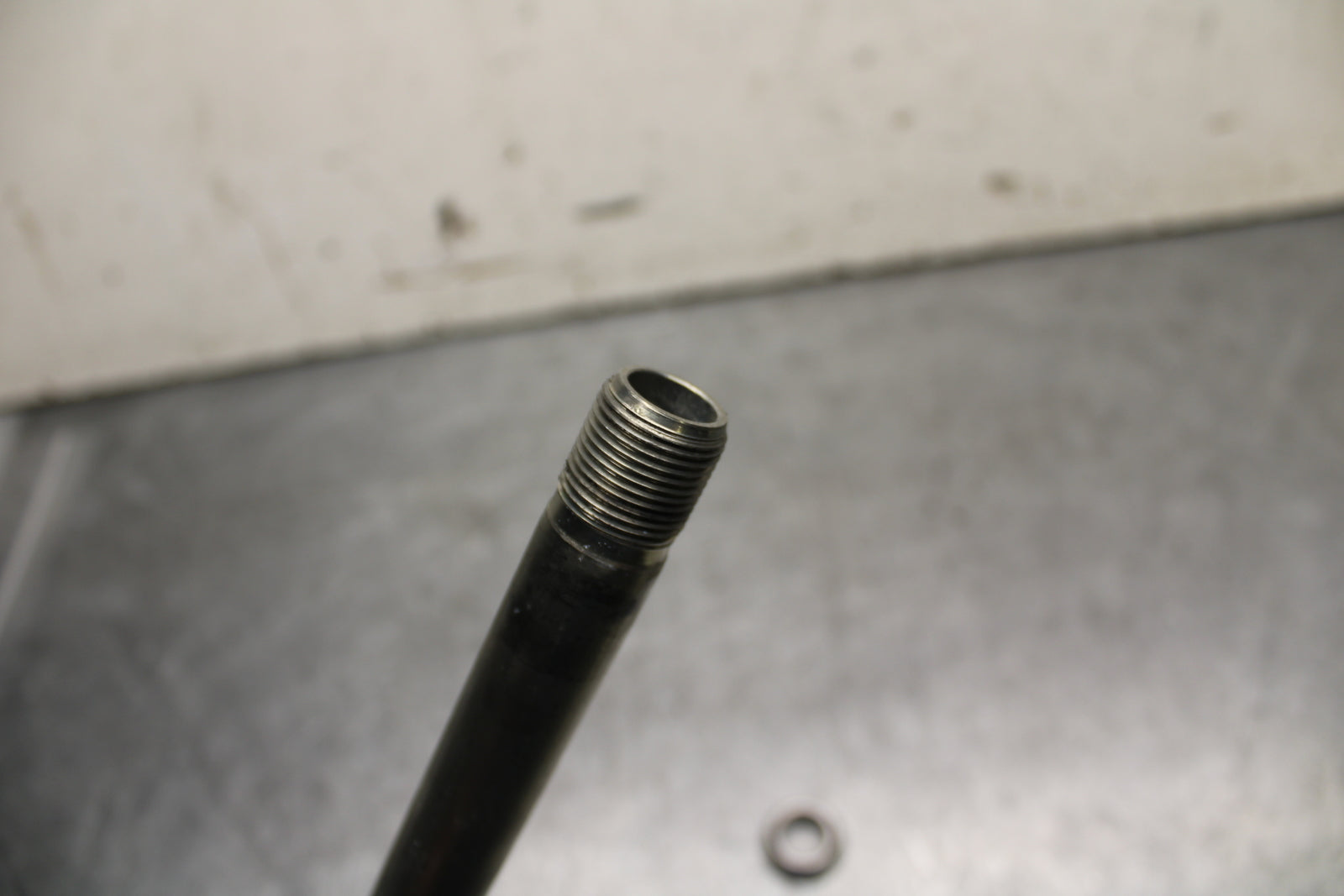 13-18 KAWASAKI NINJA ZX6R REAR BACK SWINGARM BOLT SUSPENSION PIVOT AXLE BB666