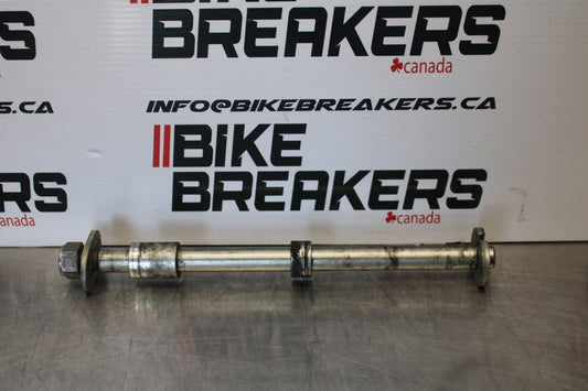 05-06 VICTORY KINGPIN DELUXE REAR AXLE BACK WHEEL RIM PIVOT BOLT AXEL BB195