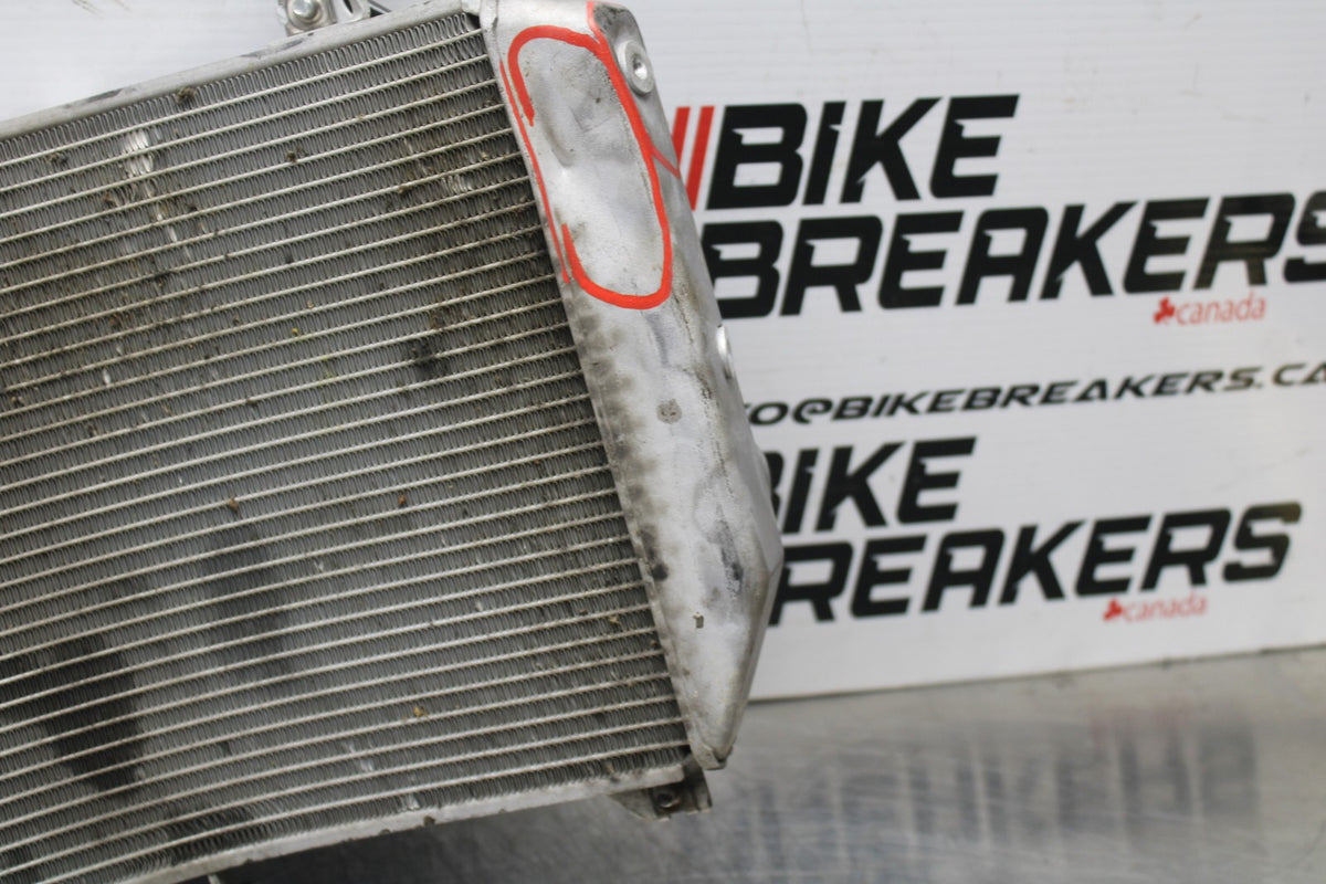 18 YAMAHA YZF R1  ENGINE RADIATOR MOTOR COOLER COOLING RADIATER BB838