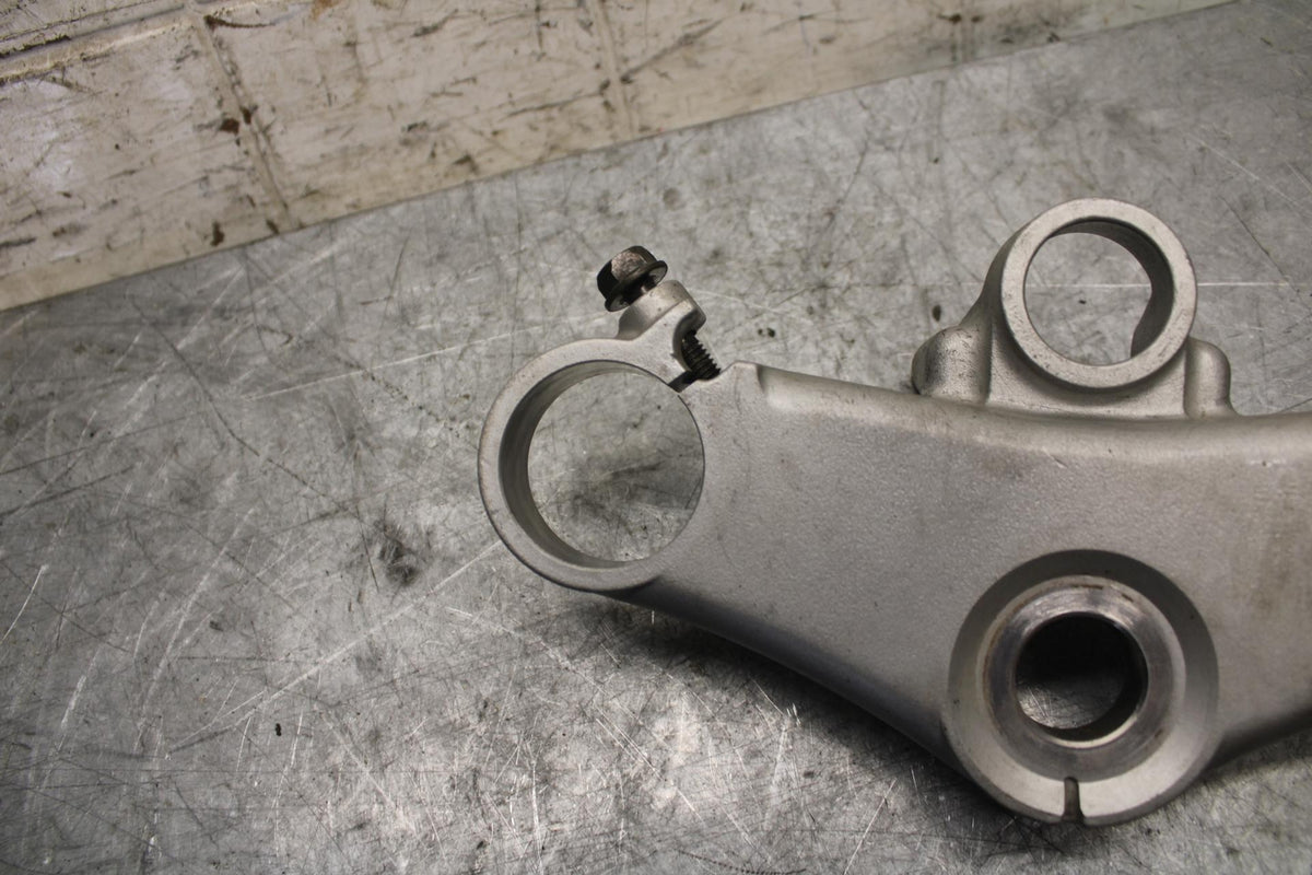 1999 Honda Super Hawk 1000 VTR1000F FORKS UPPER TRIPLE TREE CLAMP BB51