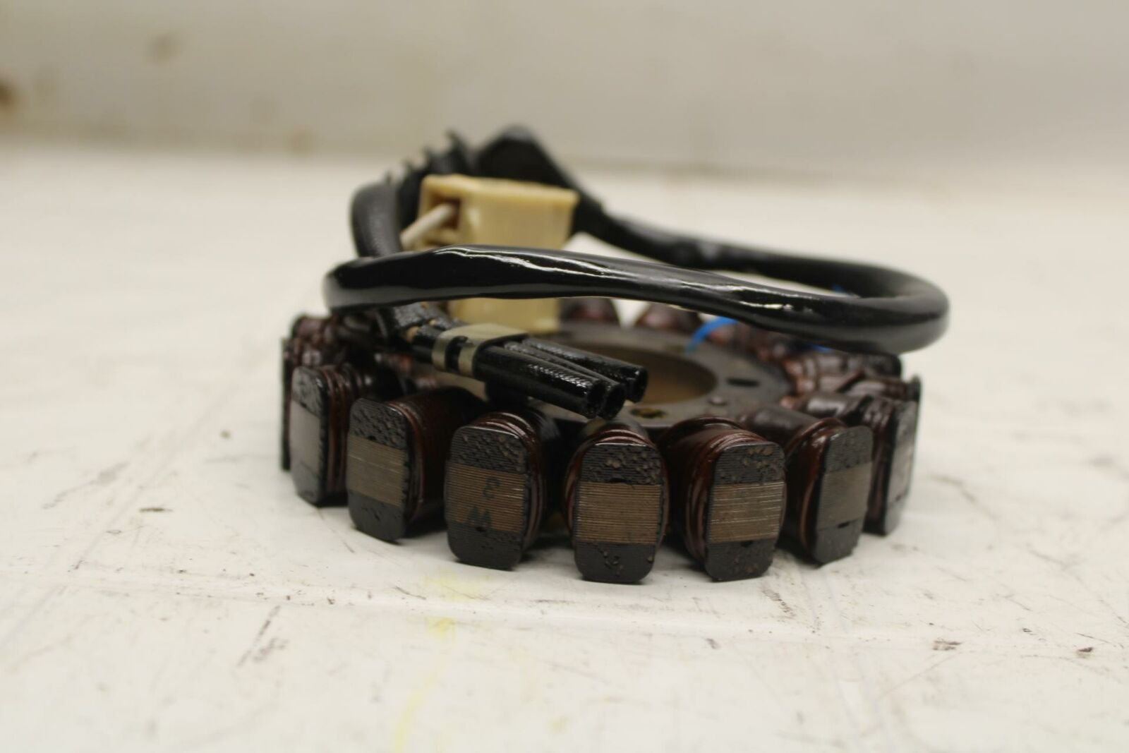 07 YAMAHA YZF R6 STATOR GENERATOR ALTERNATOR MAGNETO 2C0-81410-00-00 BB284 B