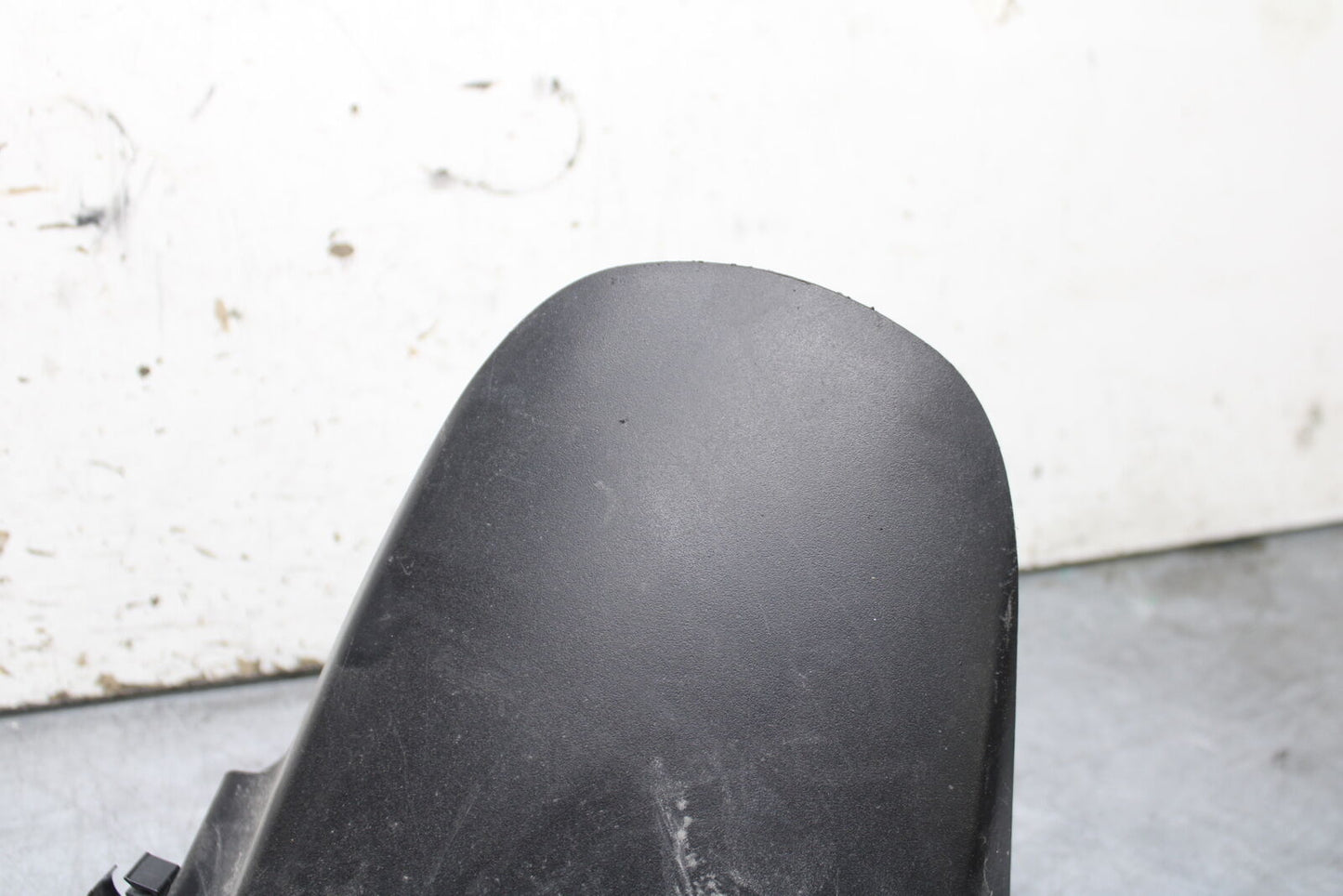 08-09 SUZUKI GSXR600 REAR BACK WHEEL TIRE HUGGER FENDER BB728