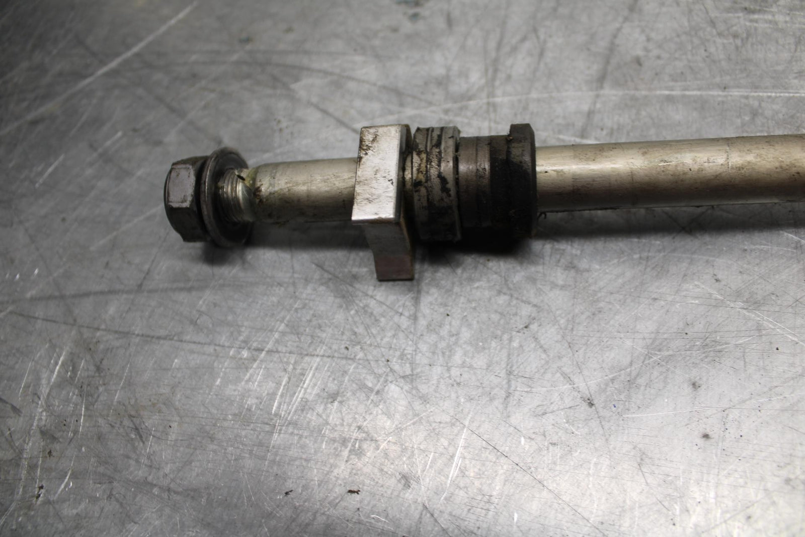 17-21 TRIUMPH STREET TRIPPLE R REAR AXLE BACK WHEEL RIM PIVOT BOLT AXEL bb452