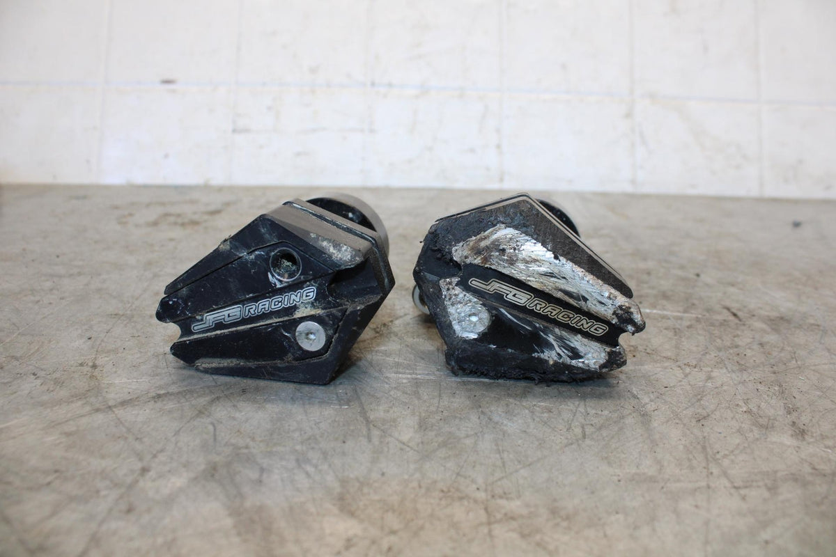 08-16 YAMAHA YZF R6 FRAME SLIDERS SET BB431