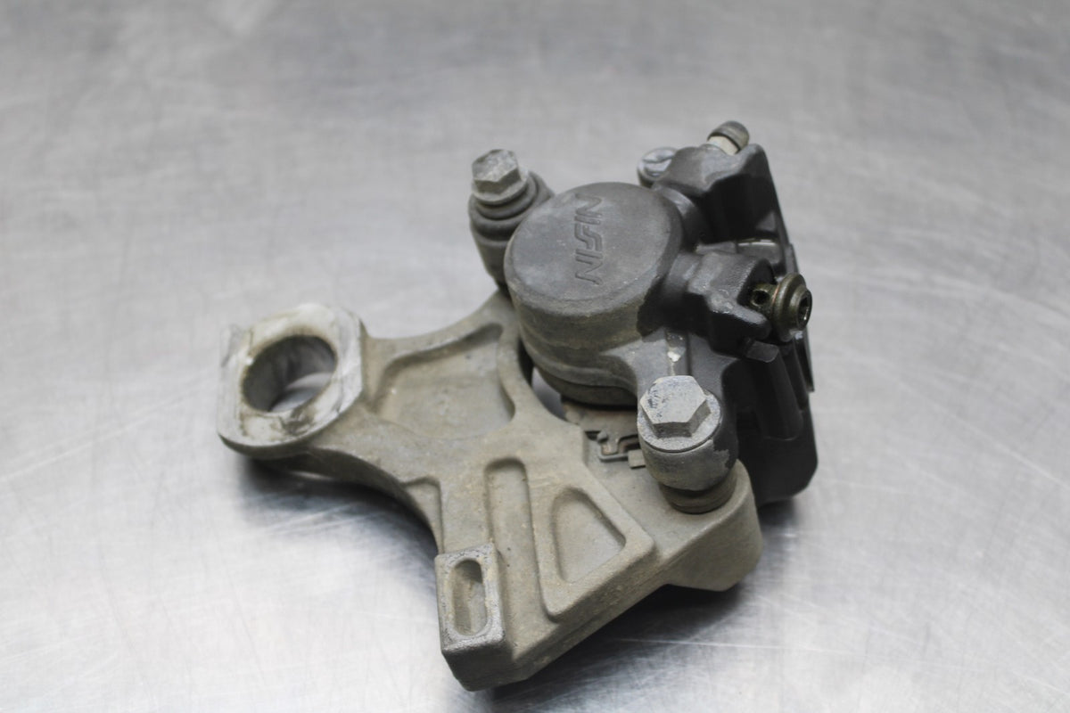 05 YAMAHA YZF R6 REAR BACK BRAKE CALIPER W MOUNT BRACKET BB858