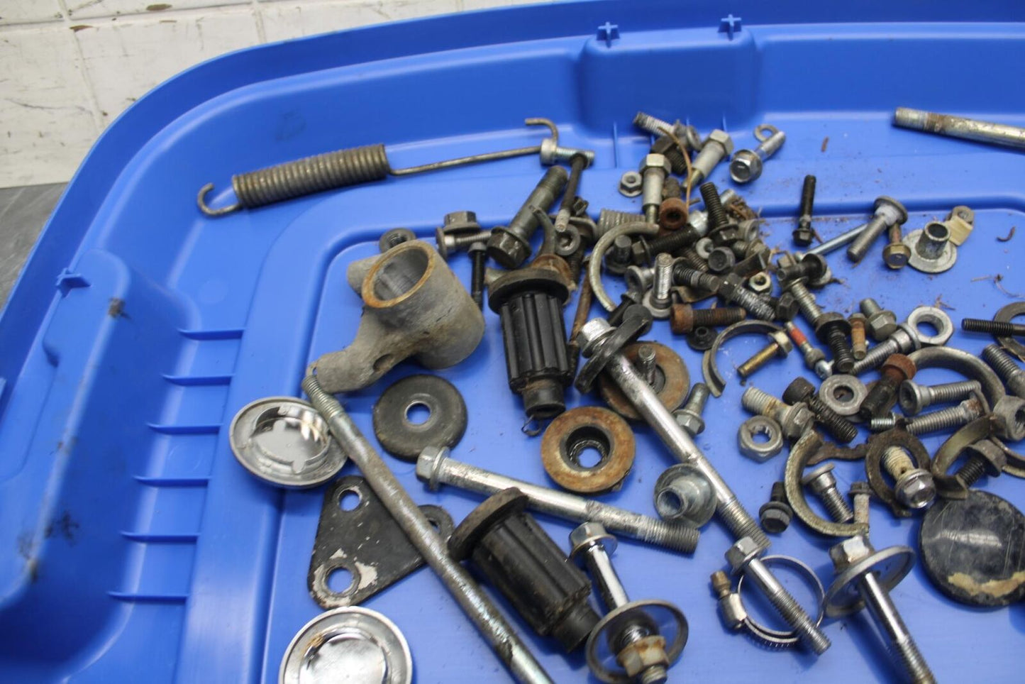 1996 Kawasaki Ninja 600R ZX600C LEFTOVER MOUNTING BOLTS HARDWARE BB35