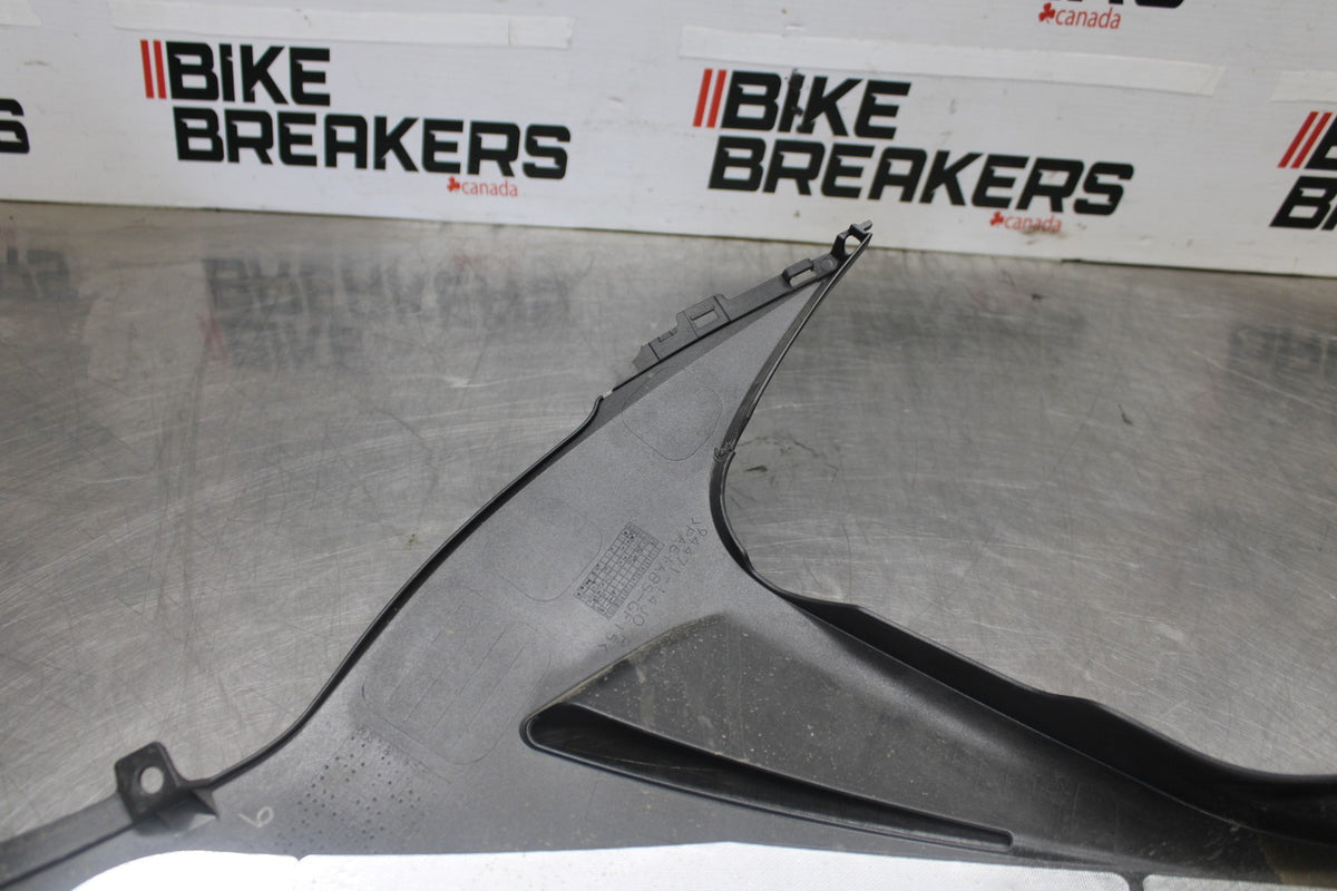 15-26 SUZUKI GSXR600 RIGHT LOWER BOTTOM BELLY SIDE FAIRING COWL  BB888