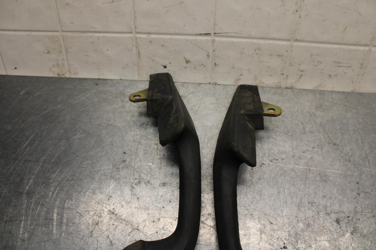 2001 Honda ST1100 PASSENGER REAR SEAT GRAB BAR HANDLE SET BB77