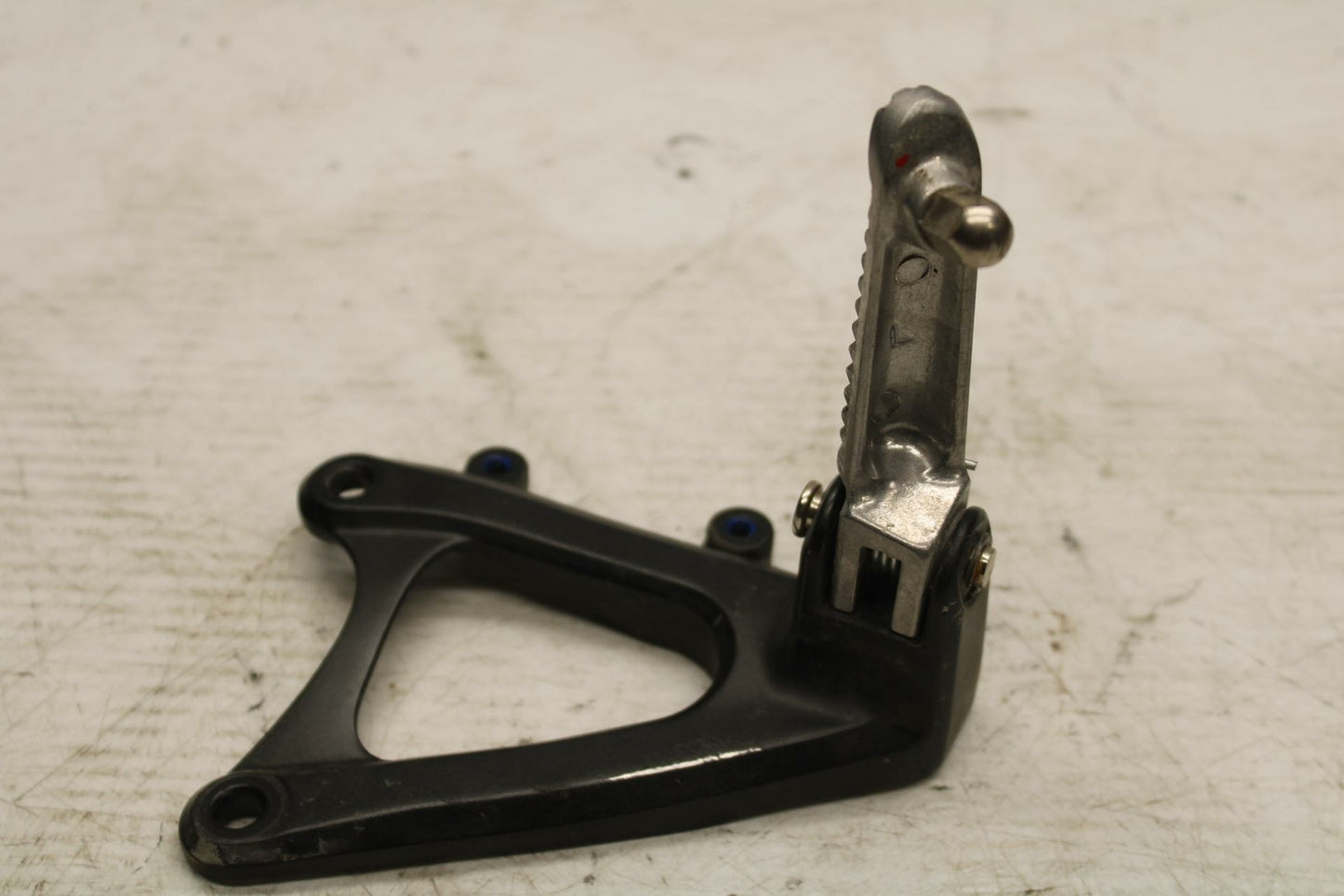 09-14 YAMAHA YZF R1 LEFT REARSET REAR SET DRIVER FOOT PEG REST STOP BB286
