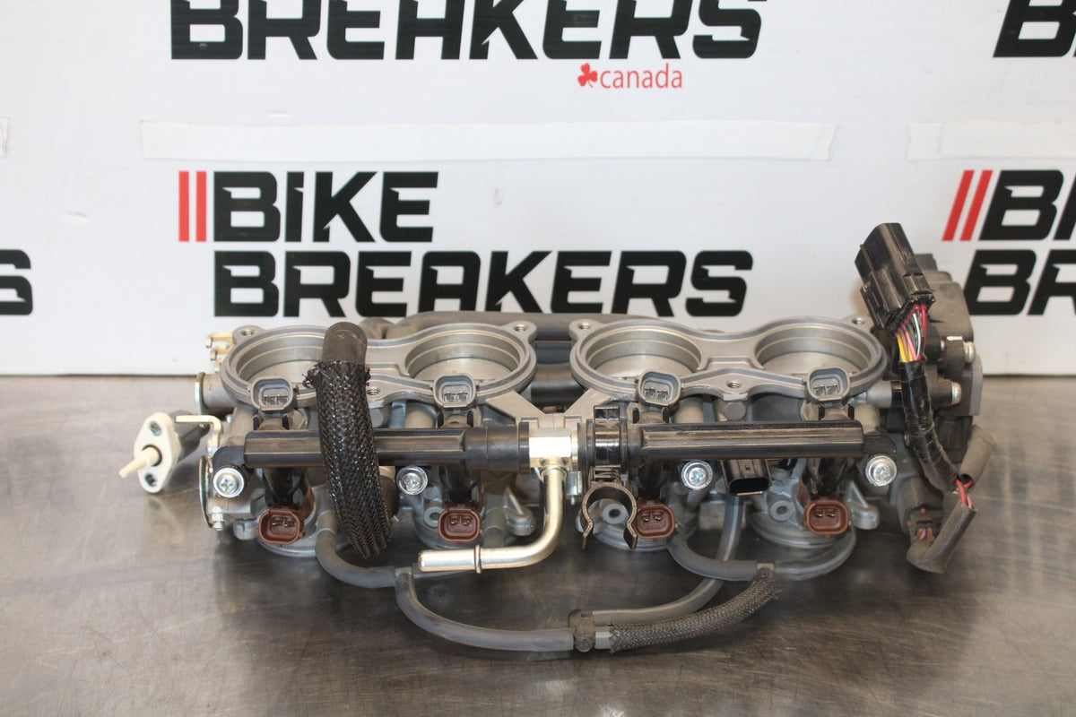 18 SUZUKI GSXR750 MAIN FUEL INJECTORS / THROTTLE BODIES BB891