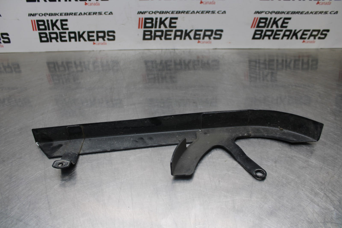 09 HARLEY-DAVIDSON SPORTSTER 1200 CUSTOM XL1200C DRIVE BELT COVER GUARD BB776