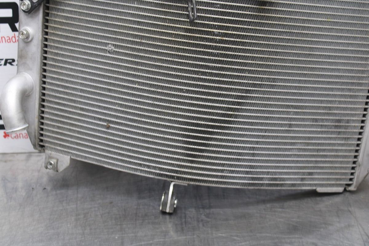 18 YAMAHA YZF R1  ENGINE RADIATOR MOTOR COOLER COOLING RADIATER BB838
