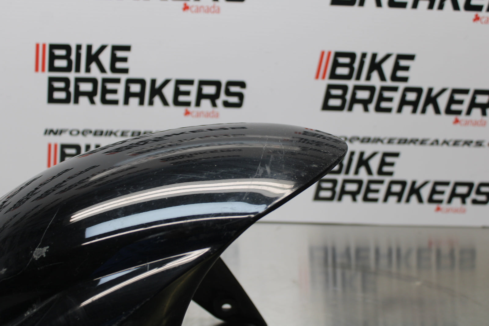 11 SUZUKI GSXR1000 FRONT WHEEL FENDER COWL FAIRING BB142