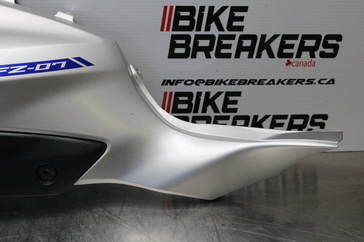 14-17 YAMAHA FZ07 LEFT LOWER MID UPPER SIDE FAIRING COWL BB162