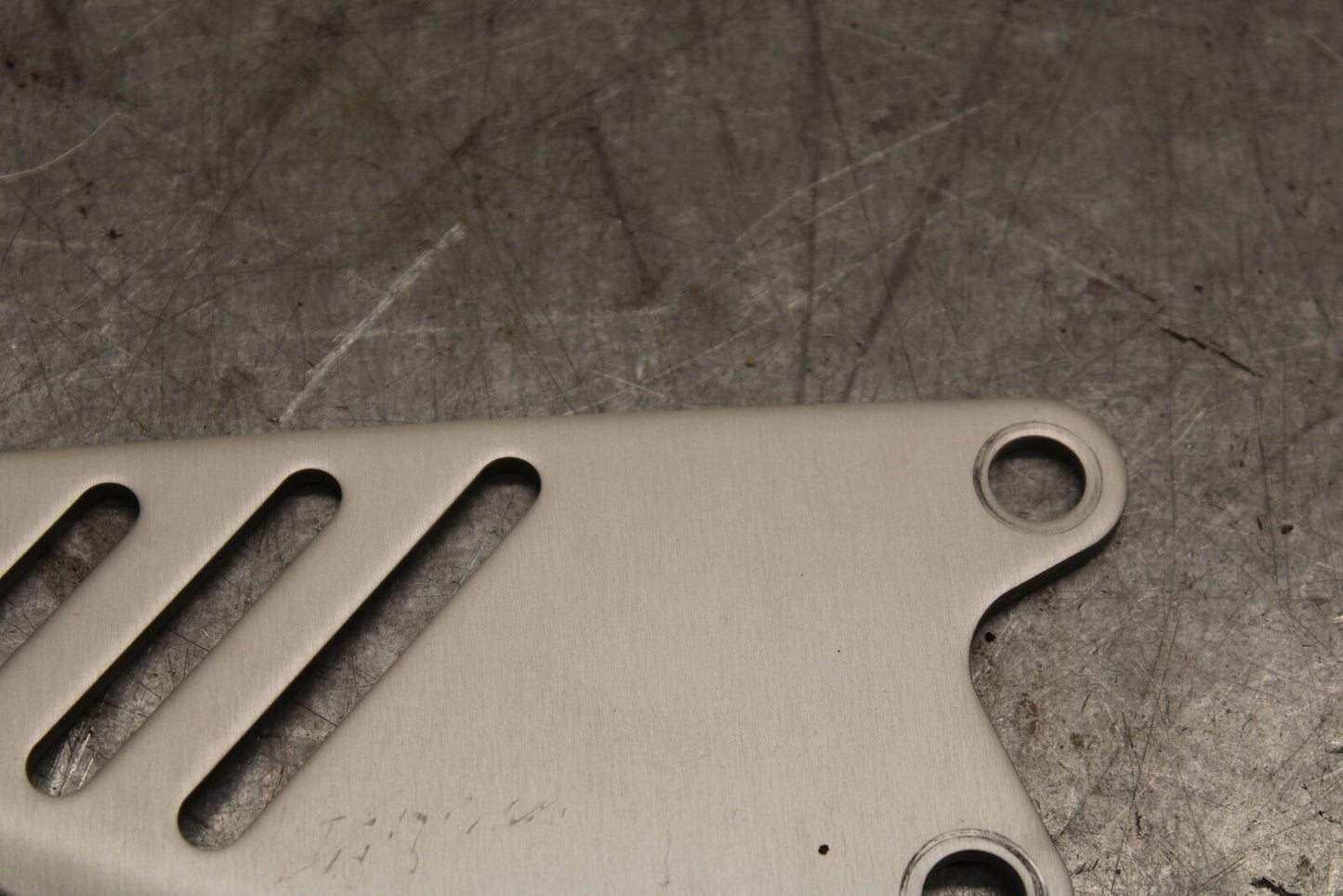 13-18 KAWASAKI NINJA ZX6R RIGHT REARSET REAR SET HEEL GUARD COVER  BB682