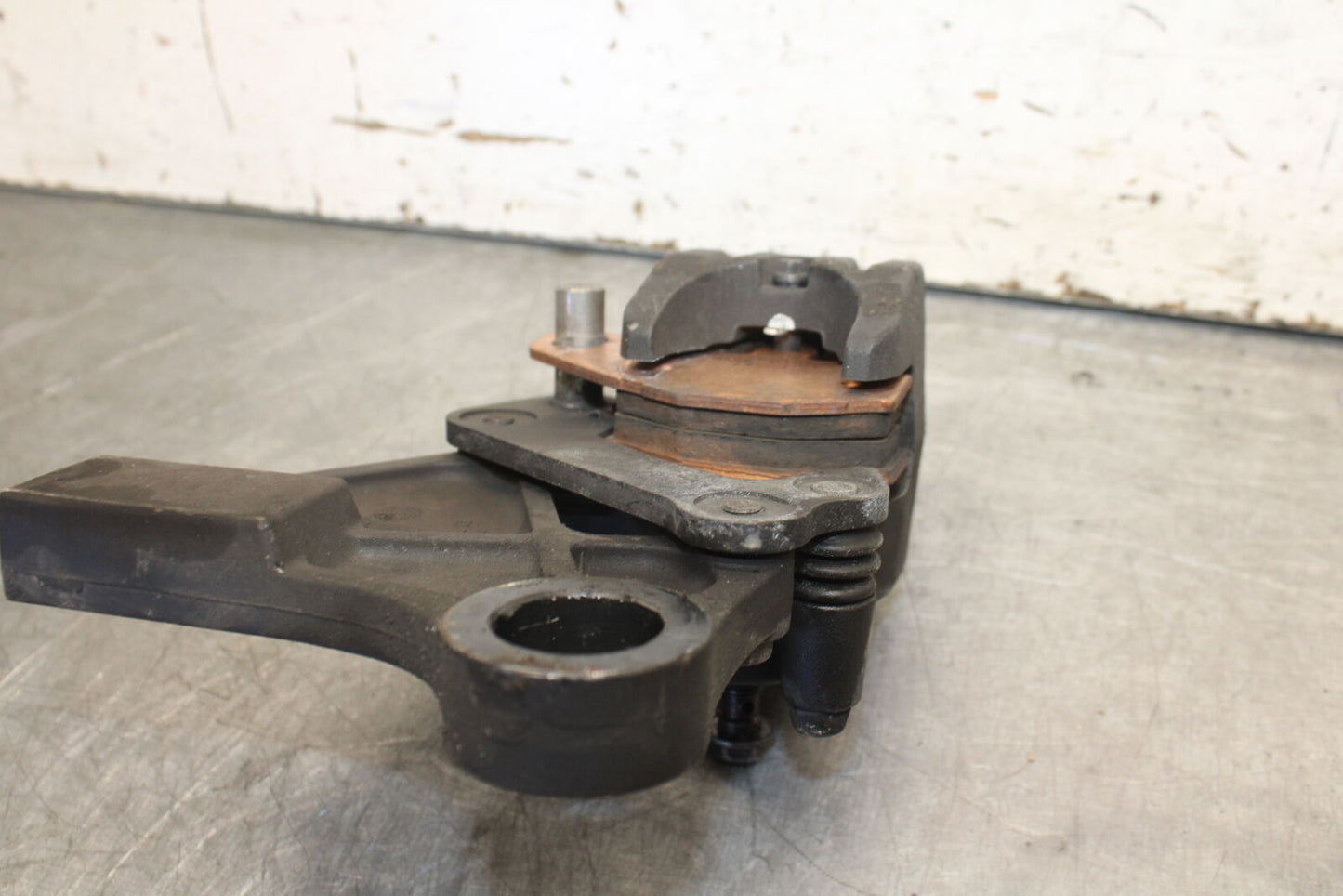 09-12 KAWASAKI NINJA ZX6R REAR BACK BRAKE CALIPER W MOUNT BRACKET BB698