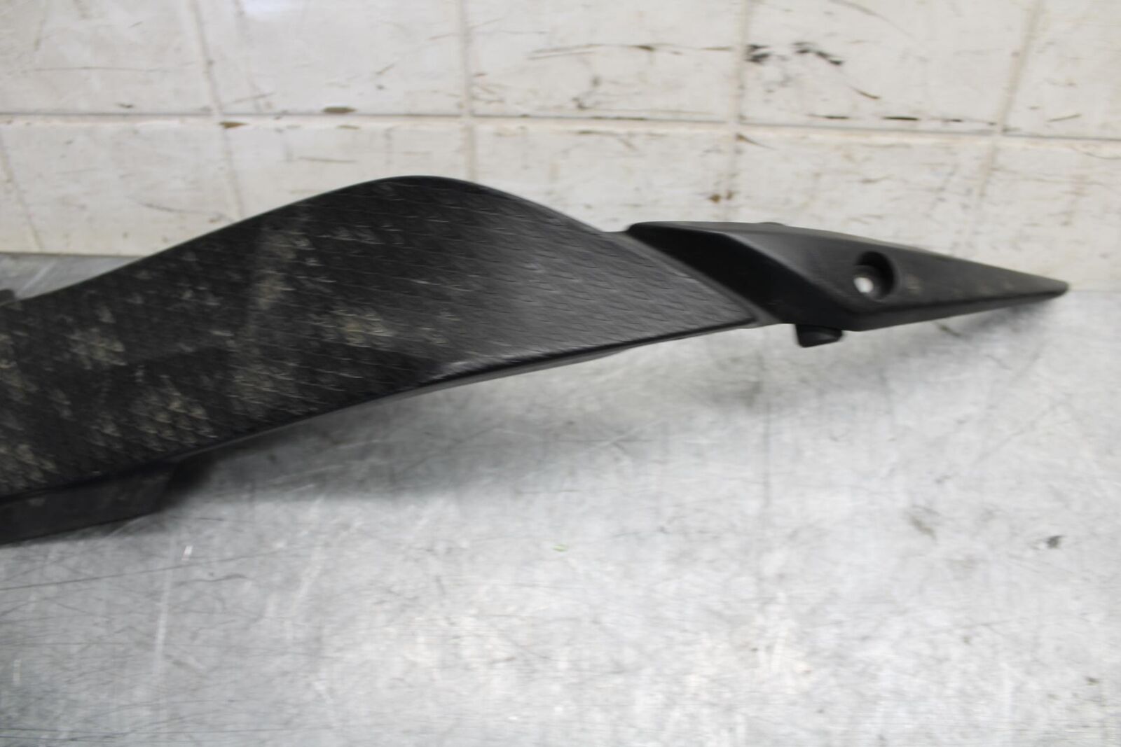 2012 Kawasaki Ninja ZX6R  RIGHT GAS TANK FUEL CELL PANEL COVER TRIM COWL   BB529