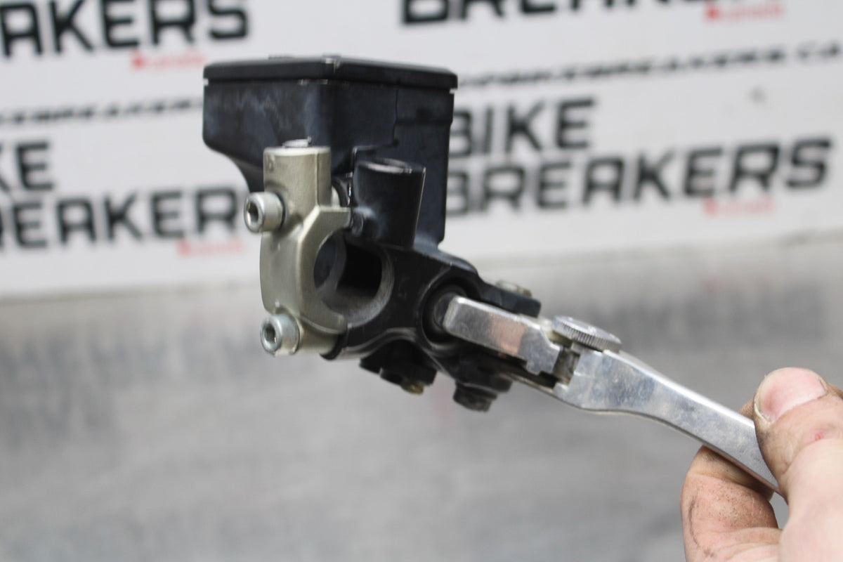 06 KAWASAKI Z750 FRONT BRAKE MASTER CYLINDER w/ LEVER BB837