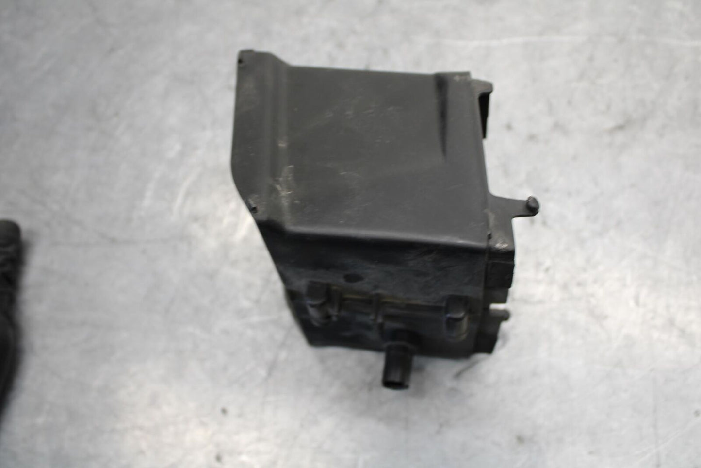 2006 07 Yamaha YZF R6 RAM AIR INTAKE TUBE DUCT BB423