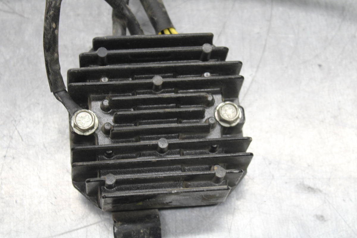 13-16 KTM 390 DUKE RECTIFIER VOLTAGE REGULATOR BB748