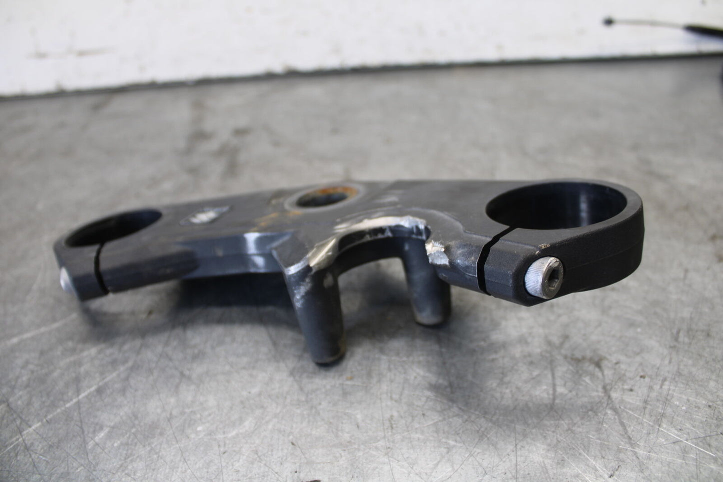 06-07 SUZUKI GSXR 600 FORKS UPPER TRIPLE TREE CLAMP BB694