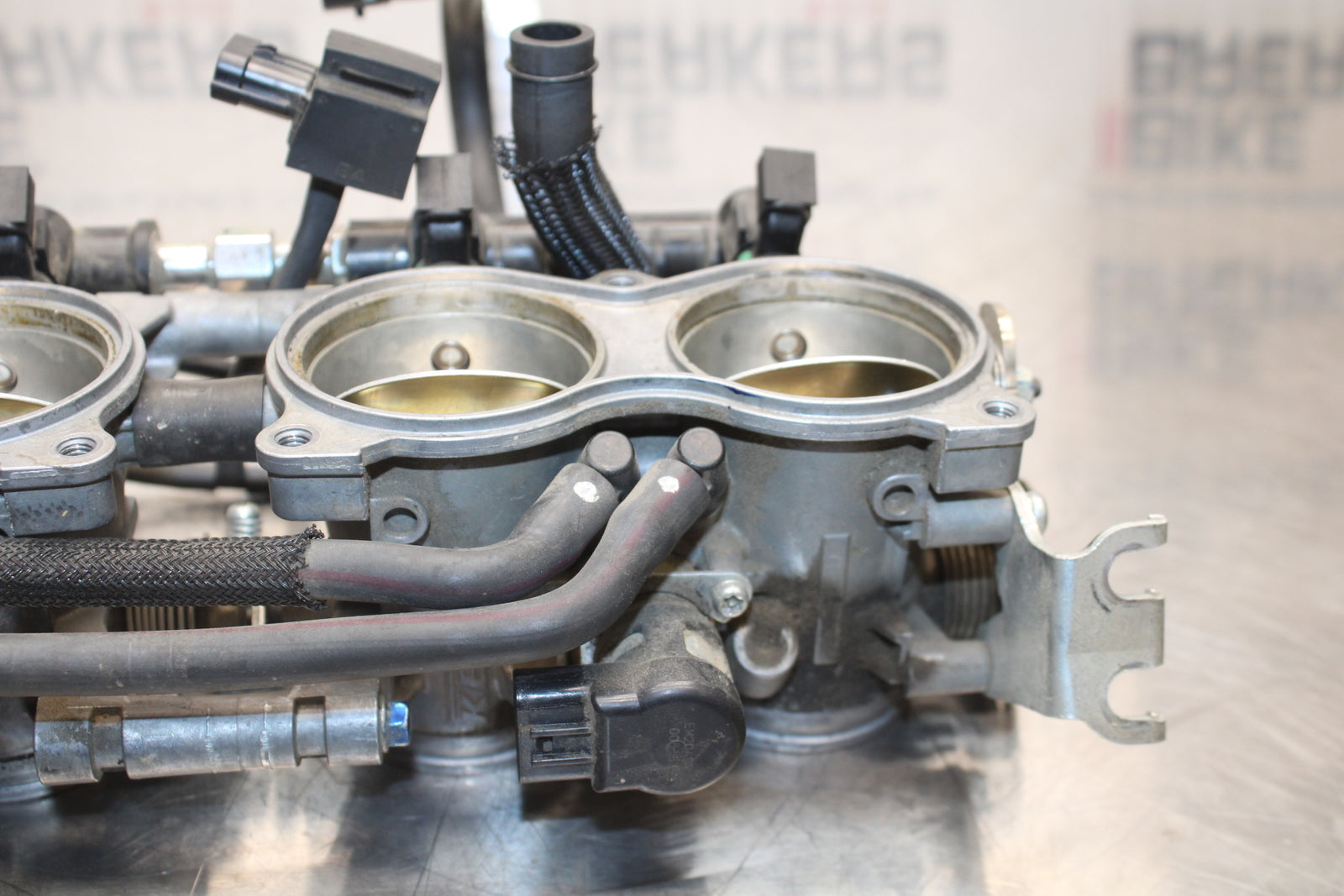 11 SUZUKI GSXR1000 MAIN FUEL INJECTORS / THROTTLE BODIES BB142