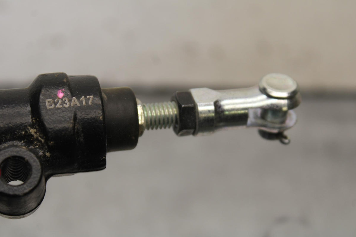 23-24 KAWASAKI NINJA ZX4R REAR BACK BRAKE MASTER CYLINDER W RESERVOIR BB638