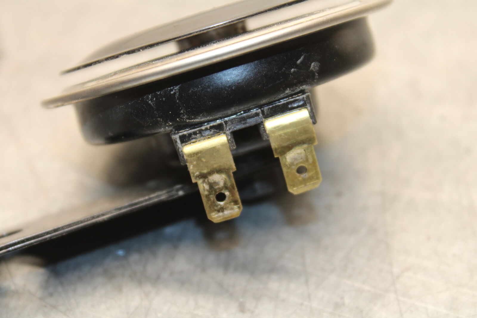 22-24 YAMAHA XSR900 HORN SIGNAL BB683