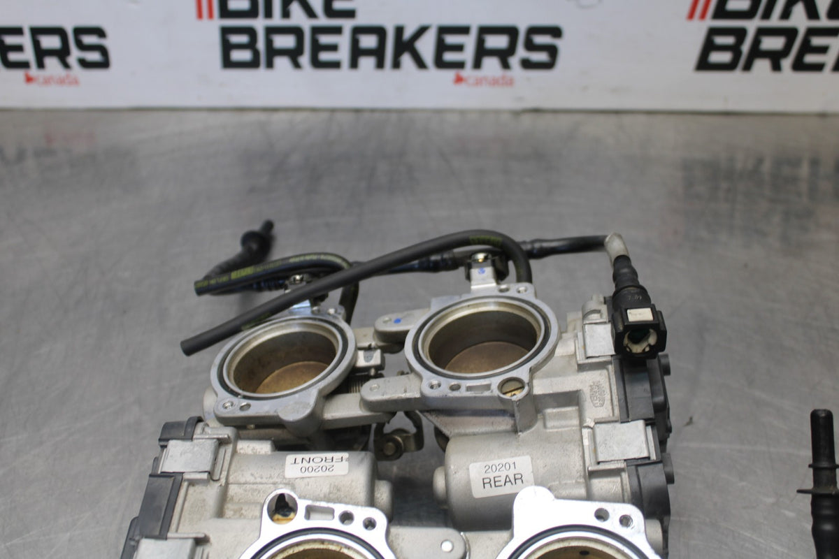16 APRILIA TUONO V4 1100 MAIN FUEL INJECTORS / THROTTLE BODIES BB905