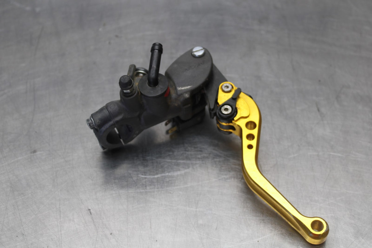 17 YAMAHA YZF R6 FRONT BRAKE MASTER CYLINDER w/ LEVER BB922