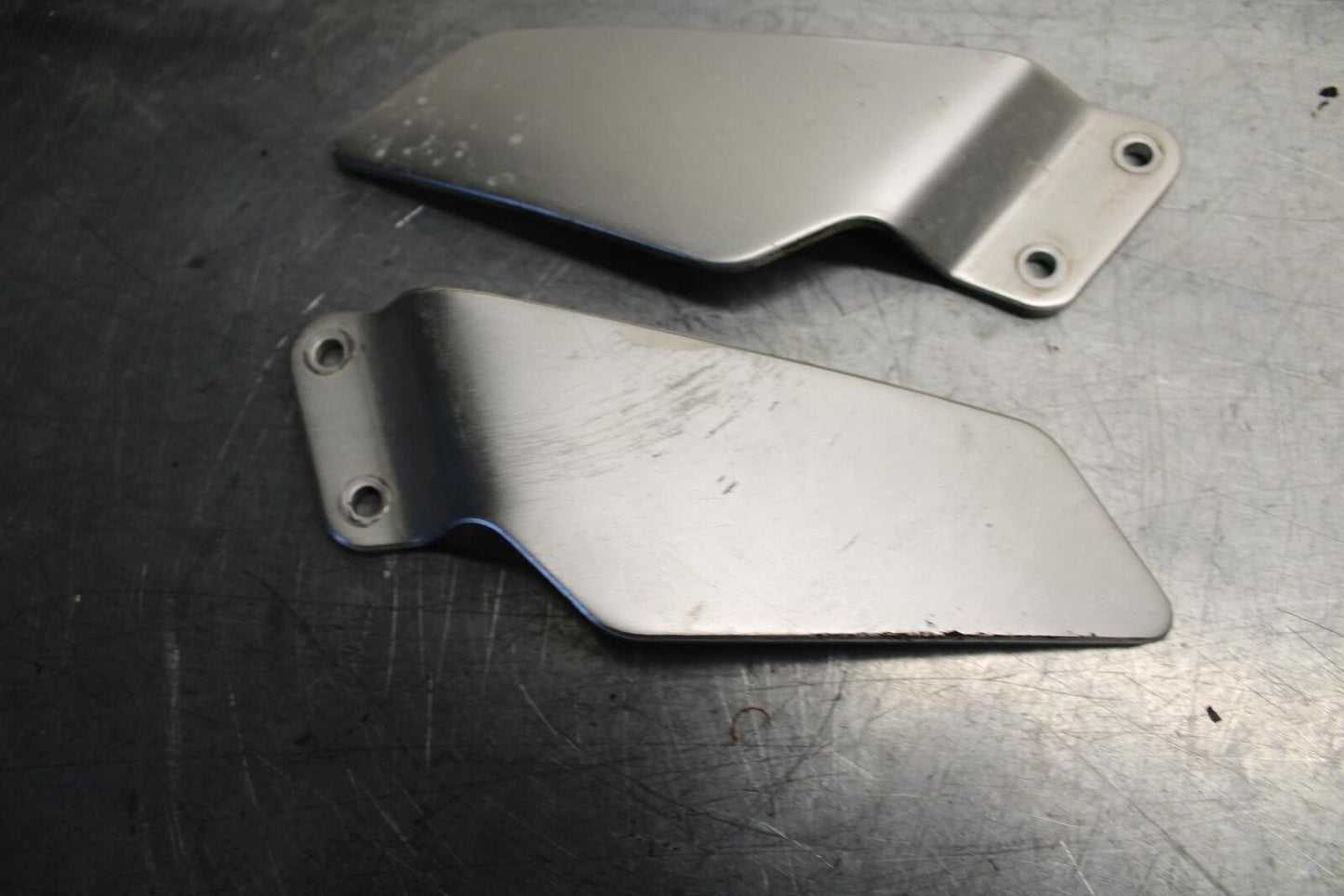 89-90 YAMAHA FZR600 LEFT RIGHT REARSET REAR SET HEEL GUARD COVER  BB76