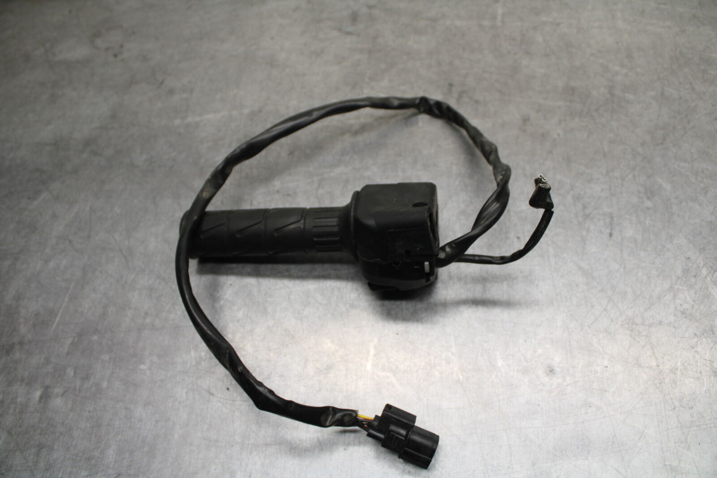 18-24 KAWASAKI NINJA 650 RIGHT CLIP ON HANDLE KILL OFF START SWITCH BB725