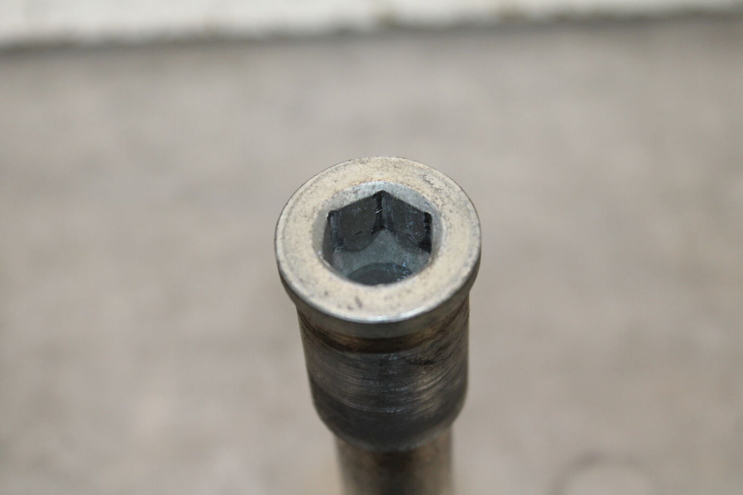 12-13 KAWASAKI Z1000 FRONT WHEEL RIM AXLE PIVOT BOLT BB743