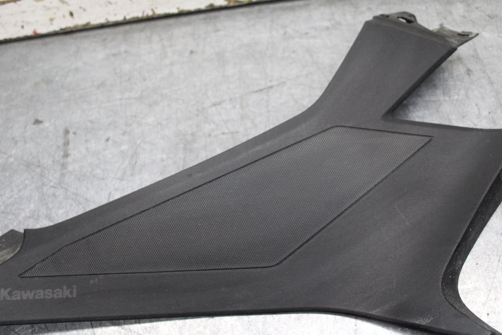 24 KAWASAKI NINJA 500 ABS RIGHT LEFT SIDE SEAT PANELS TRIMS COWLS FAIRINGS BB744