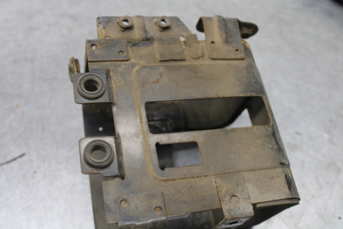 85-86 SUZUKI MADURA 1200 BATTERY TRAY BOX HOLDER  BB691