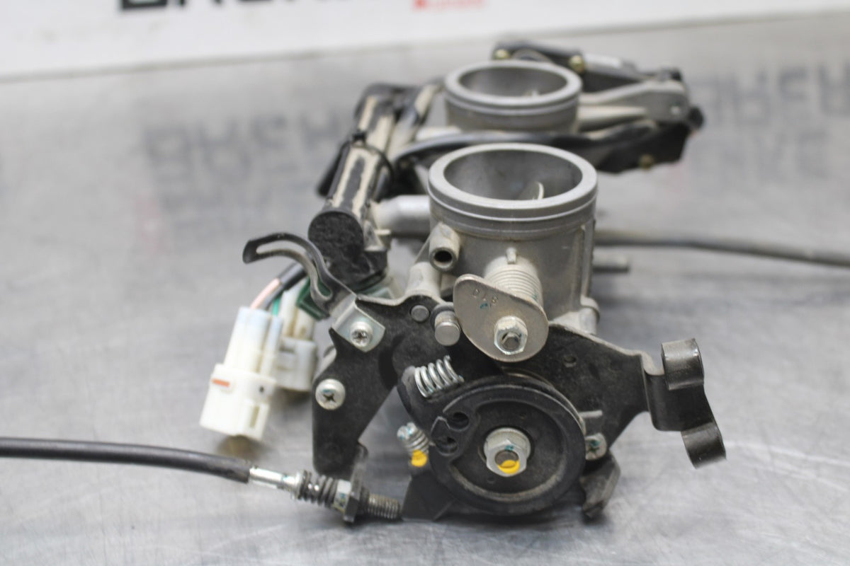 06 KAWASAKI NINJA 650 EX650 MAIN FUEL INJECTORS / THROTTLE BODIES BB823