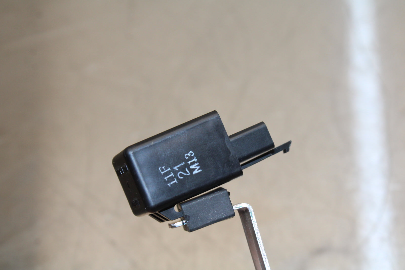 23-24 KAWASAKI NINJA ZX14R TURN SIGNAL BLINKER RELAY FLASHER SWITCH BB141