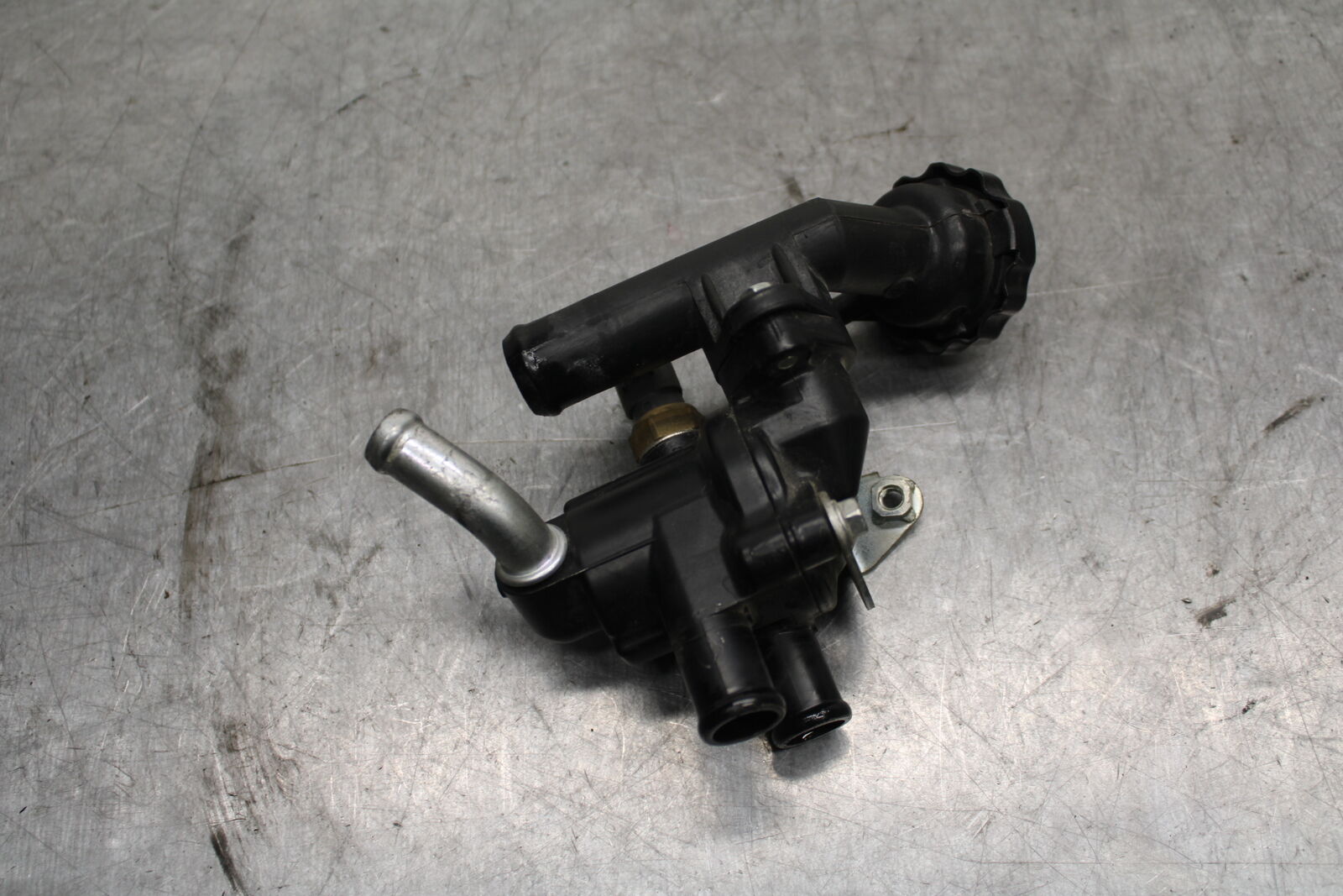 10-13 HONDA SHADOW RS 750 VT750RS THERMOSTAT W HOUSING ASSEMBLY BB718