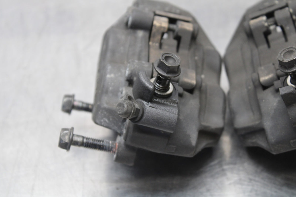01-06 HONDA CBR600F4I RIGHT LEFT FRONT BRAKE CALIPER SET PAIR CALIPERS BB185