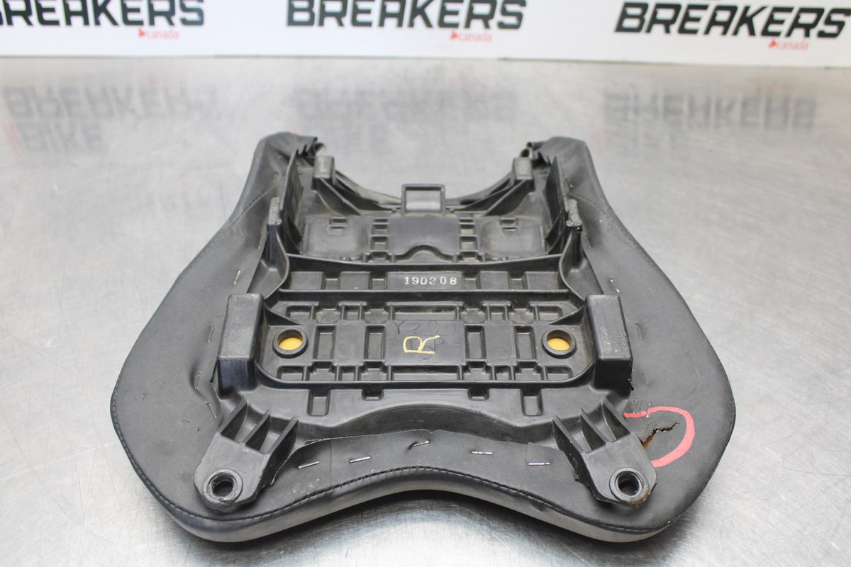 06-07 YAMAHA YZF R6 FRONT DRIVERS SEAT PAD SADDLE PILLION BB763