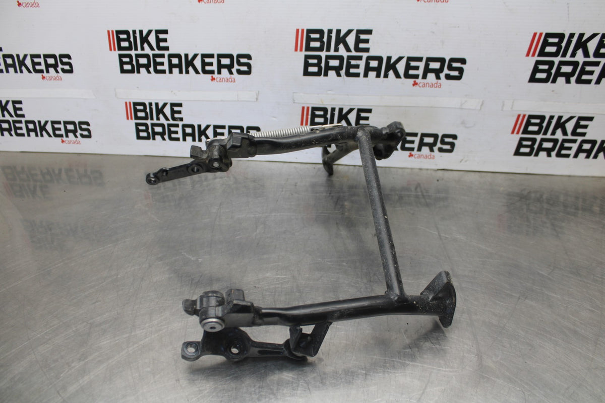 20-23 BMW F900R CENTER MAIN STAND BB923