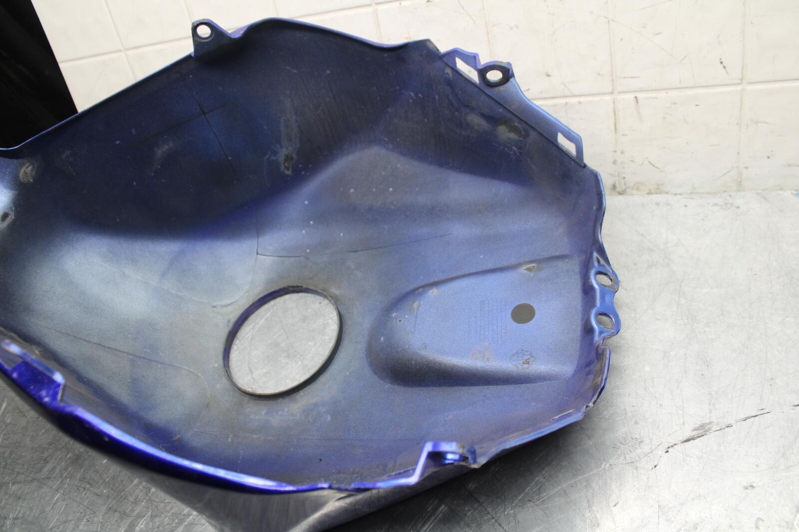 05-06 HONDA CBR600RR GAS TANK FUEL CELL COVER FAIRING COWL 83150-MEE-A10ZA BB484