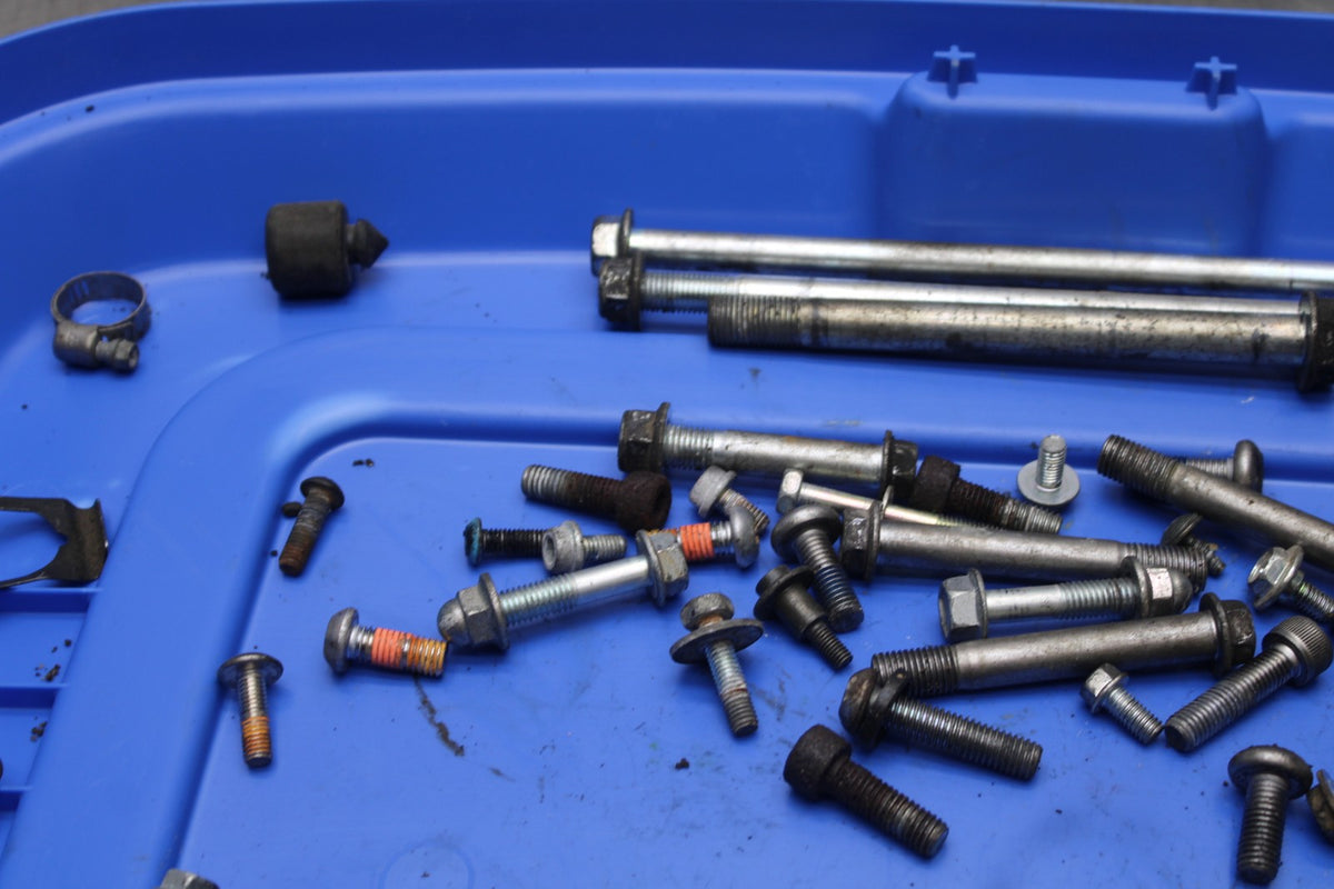 06-07 SUZUKI GSXR600 BOLTS HARDWARE MOTOR SCREWS BB836