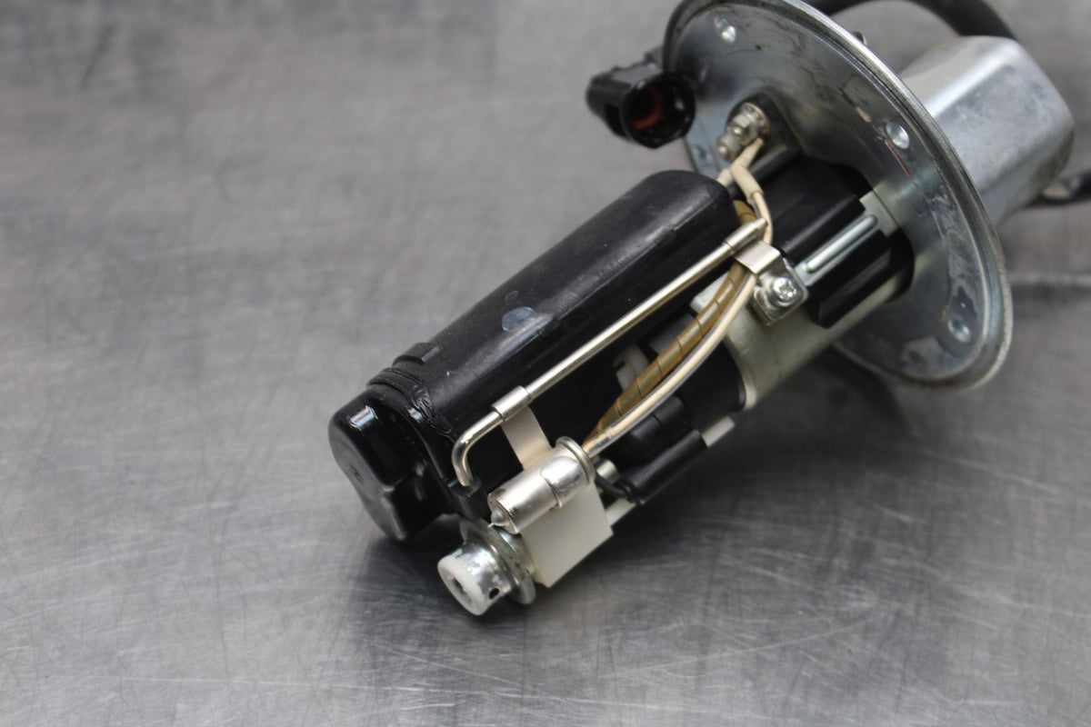 04-05 SUZUKI GSXR600 FUEL PUMP GAS PETROL SENDER UNIT BB792