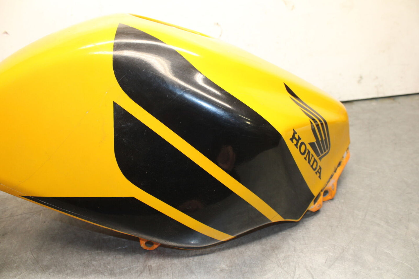 05-06 HONDA CBR600RR GAS TANK FUEL CELL COVER FAIRING COWL BB727